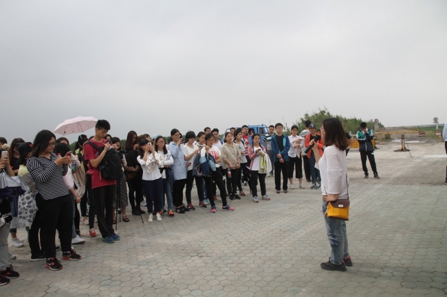 系友滕吉艳工程师介绍鸟类保护、湿地保护相关知识 系友滕吉艳工程师介绍鸟类保护、湿地保护相关知识