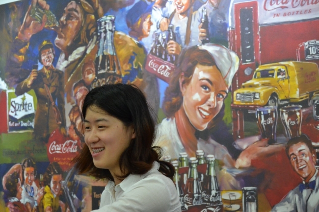 参观“可口可乐世界•上海”展厅 参观“可口可乐世界•上海”展厅