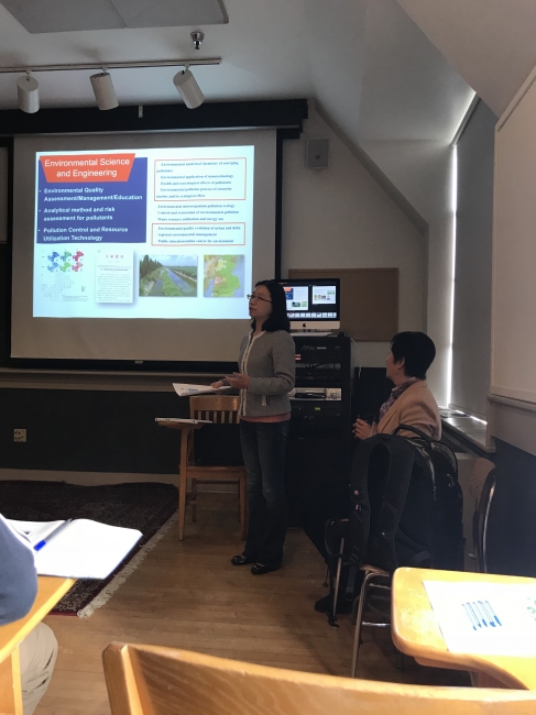 我院教师邓泓为学生们介绍了yl6809永利官网基本情况和教师队伍 我院教师邓泓为学生们介绍了yl6809永利官网基本情况和教师队伍