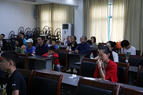 任思远博士做科普讲座2 任思远博士做科普讲座2