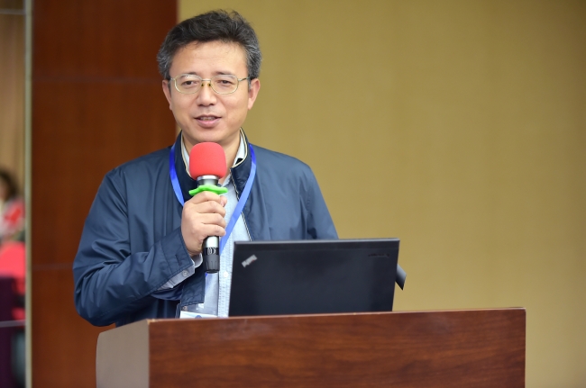 我校yl6809永利官网院长陈小勇在论坛上致辞