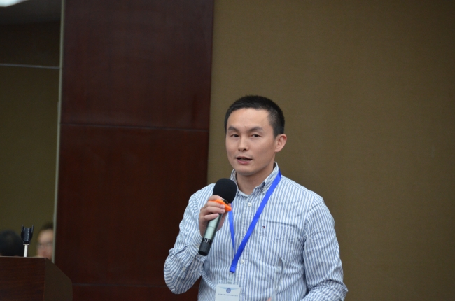 中科院沈阳应用生态所方运霆研究员主持“碳氮磷交互作用的实验与模型整合”专题讨论