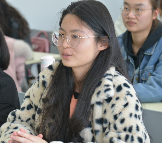 张博笑同学向老师讲述自己的困惑 张博笑同学向老师讲述自己的困惑