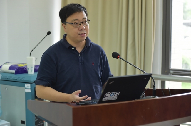 4环境科学专业车越教授进行介绍