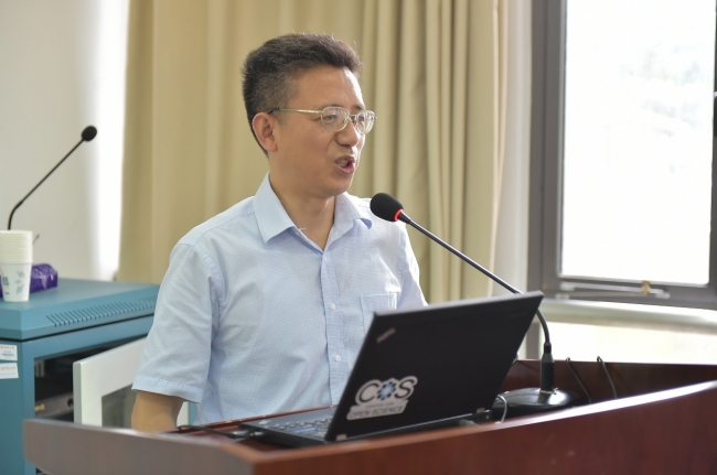 2院长陈小勇教授介绍学院基本情况