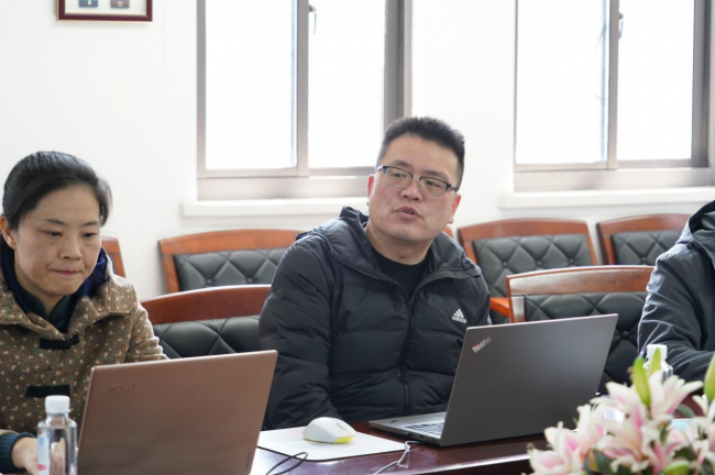 中国语言文学系党委书记吕志峰作交流分享