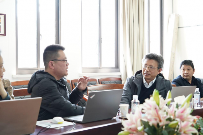 陈小勇与吕志峰交流讨论