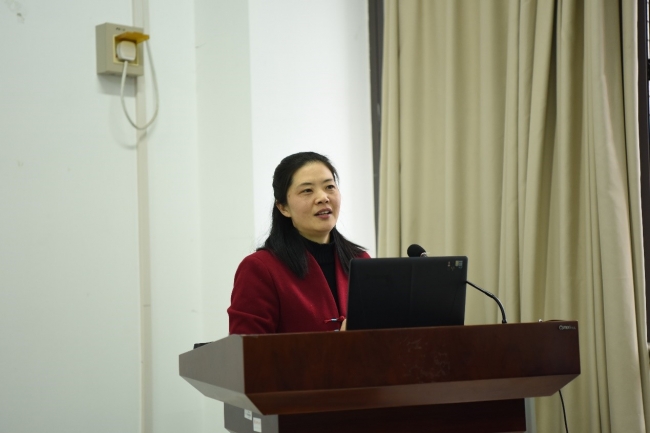 刘婕老师介绍学院党委工作安排