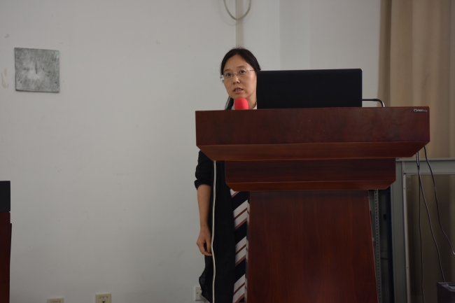 周天舒老师向全院教职工阐述本科迎评工作要求 周天舒老师向全院教职工阐述本科迎评工作要求