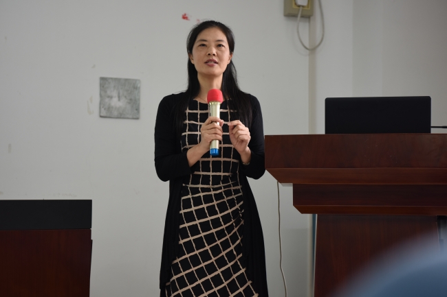 刘婕老师向全院老师介绍新学期党委工作安排 刘婕老师向全院老师介绍新学期党委工作安排