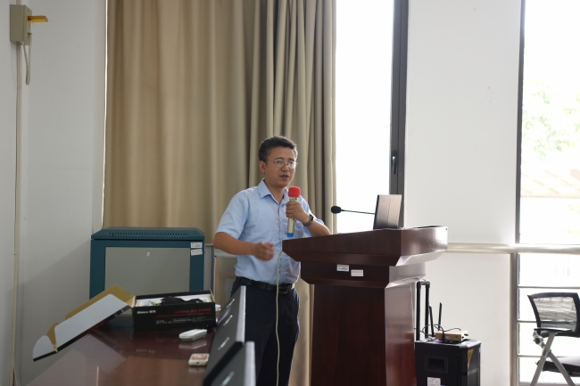 陈小勇老师向全院老师做工作汇总并部署新学期工作 陈小勇老师向全院老师做工作汇总并部署新学期工作