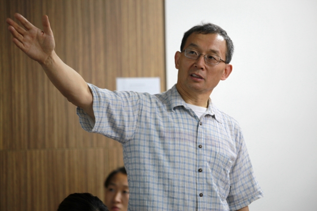 2 院长象伟宁教授介绍学院基本情况 2 院长象伟宁教授介绍学院基本情况