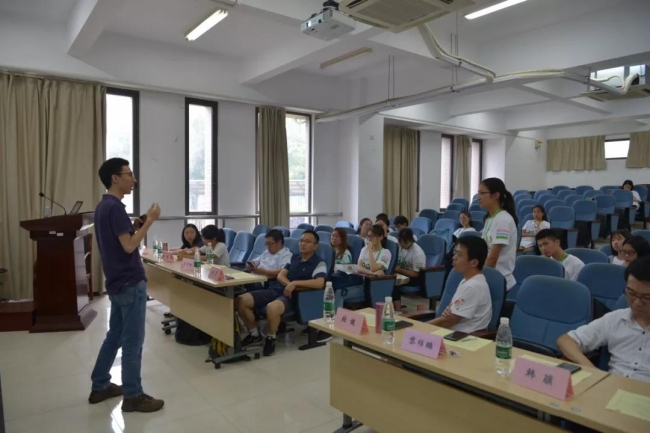 黎绍鹏《物种亲缘关系与外来物种入侵：达尔文归化谜团》