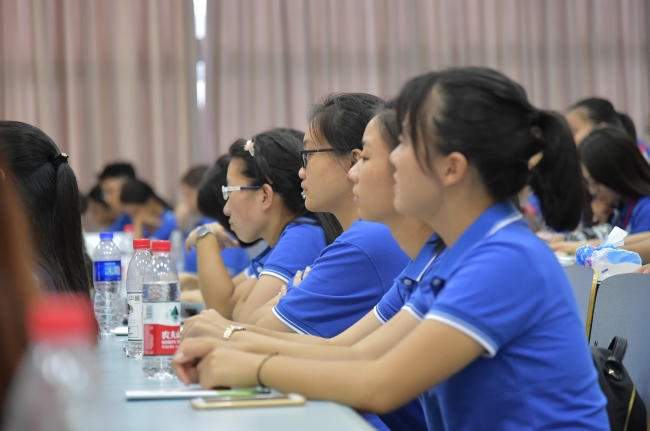 新生开学典礼现场 新生开学典礼现场