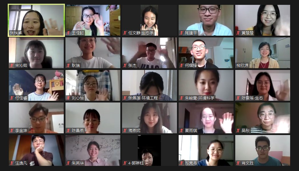 45 闭幕式结束营员挥手告别