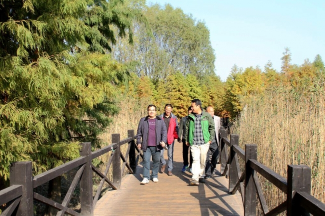 在刘文亮陪同下参观西沙国家湿地公园 在刘文亮陪同下参观西沙国家湿地公园